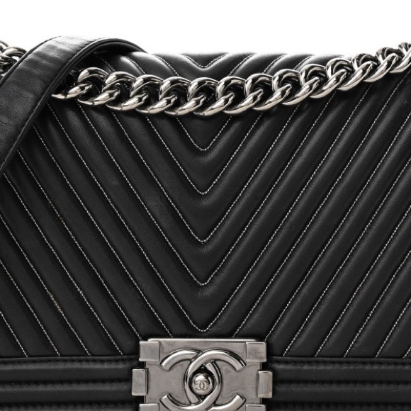 Calfskin Chevron Quilted Medium Chain Boy Flap Black - Picture 9 of 15